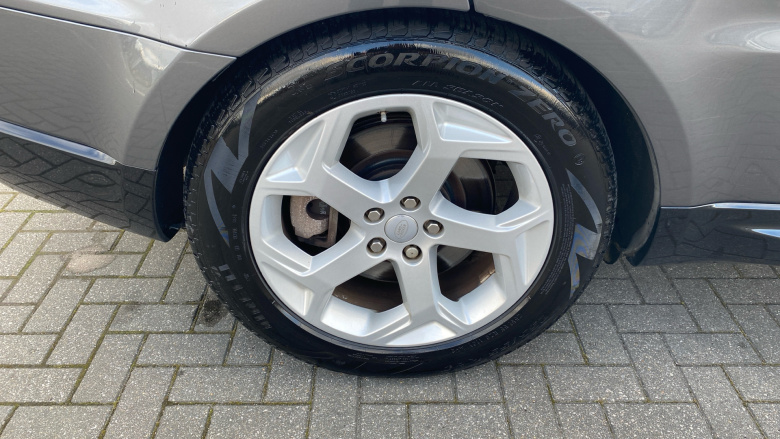 Land Rover Range Rover Sport 2.0 P400e HSE 5dr Auto Estate